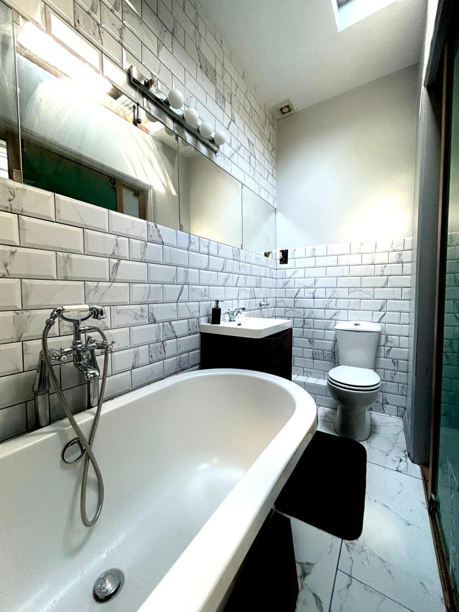 Central Brighton Stylish Studio Apartment Bagian luar foto
